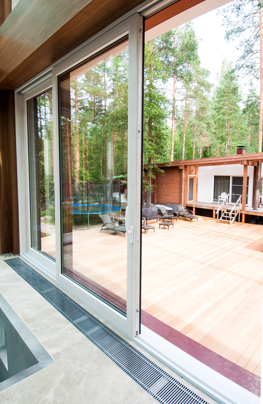 Остекление  коттеджа в Ленинградской области