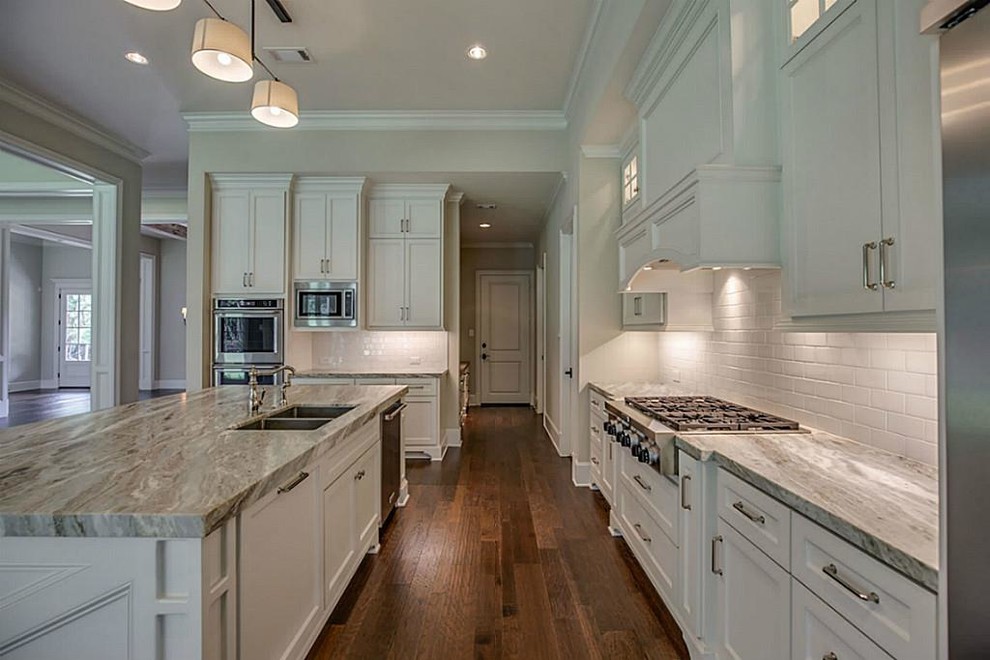 Inspiration for a transitional kitchen remodel in Houston