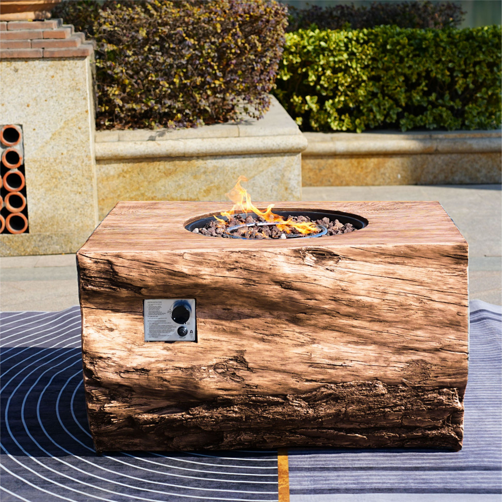 Moderner Patio mit Feuerstelle in Los Angeles