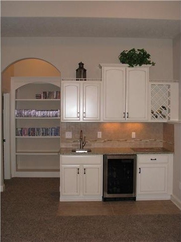Elegant home design photo in Columbus