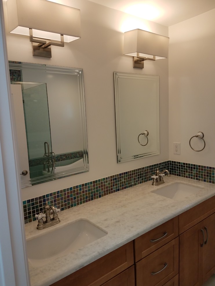 Transitional home design photo in Orange County