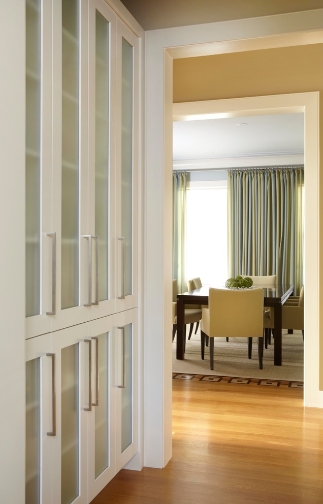 Kitchen - transitional kitchen idea in DC Metro