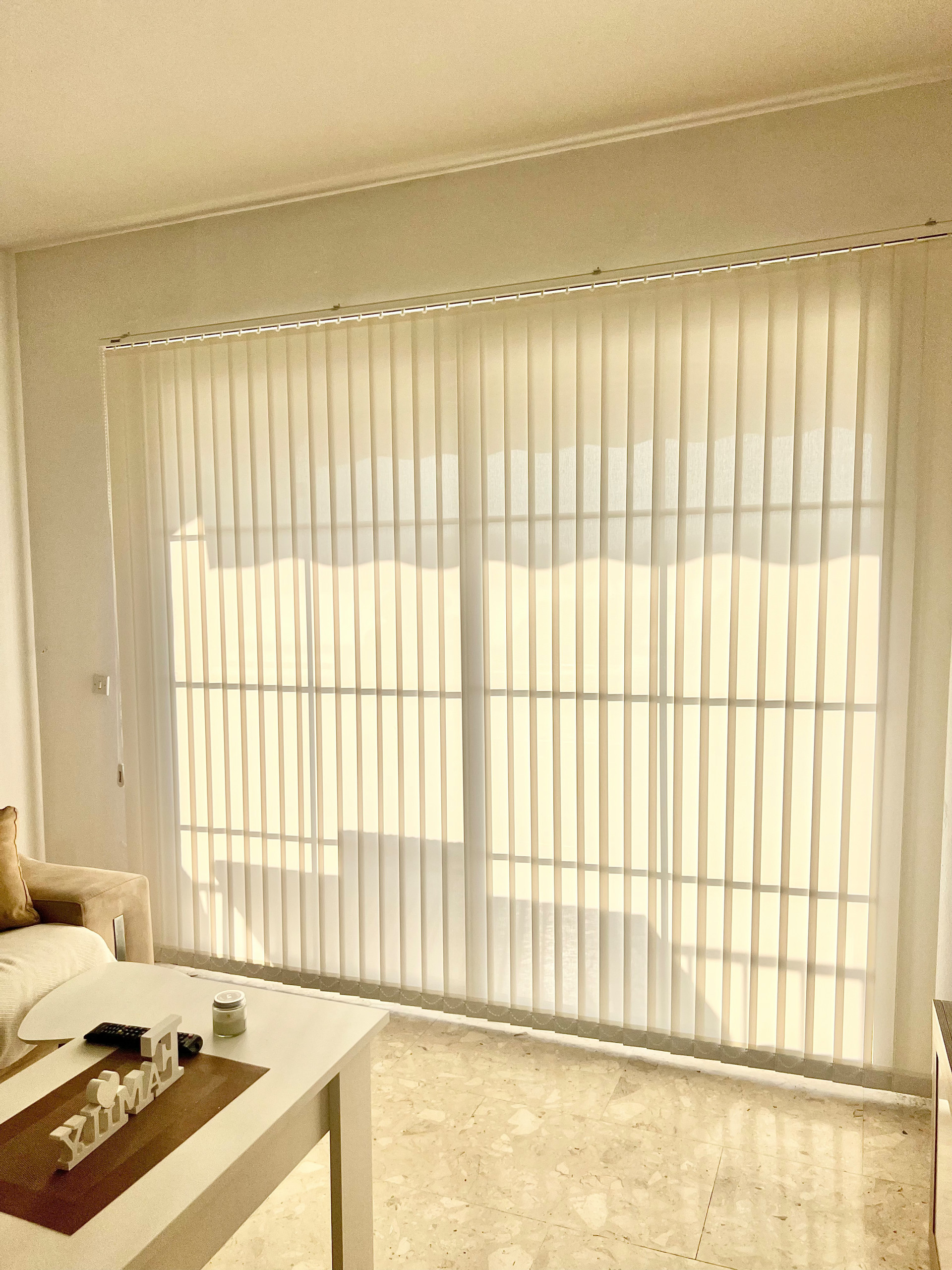 VERTICAL BLINDS