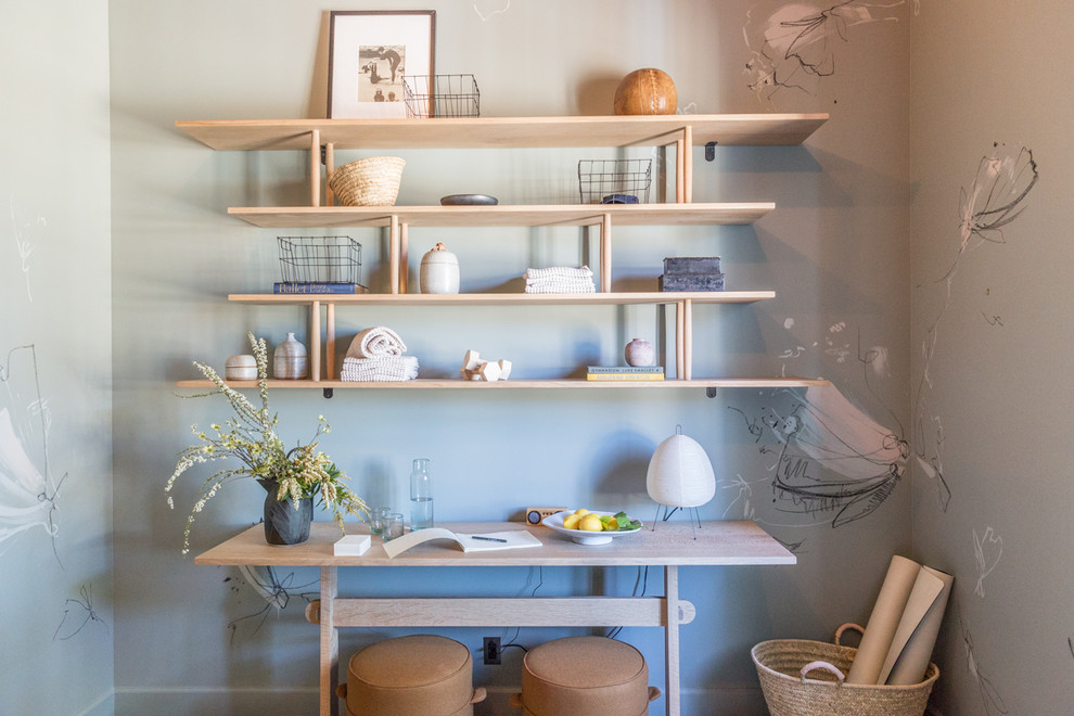 Trendy living room photo in San Francisco