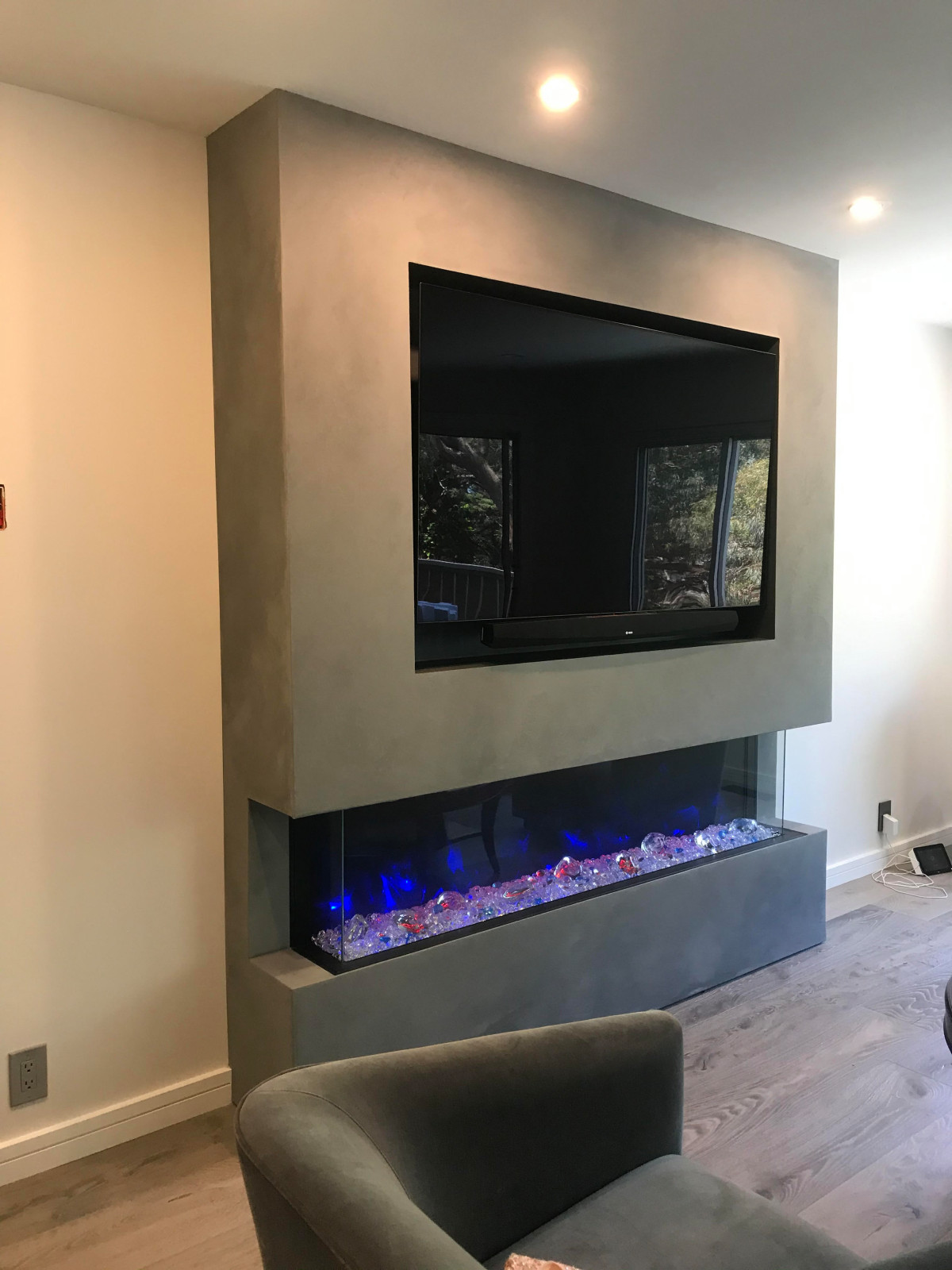 Fireplace. Limestoun plaster