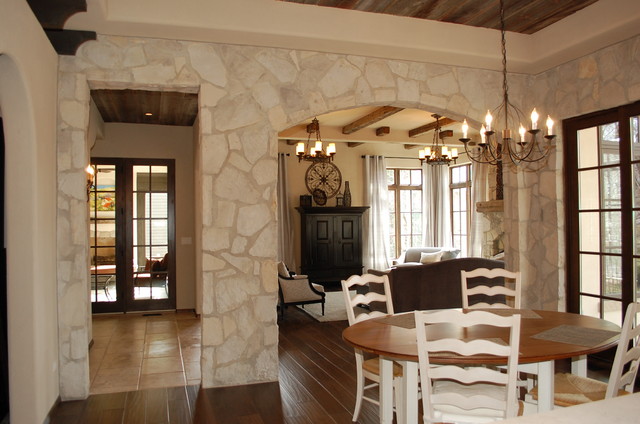 Monroe traditional-kitchen