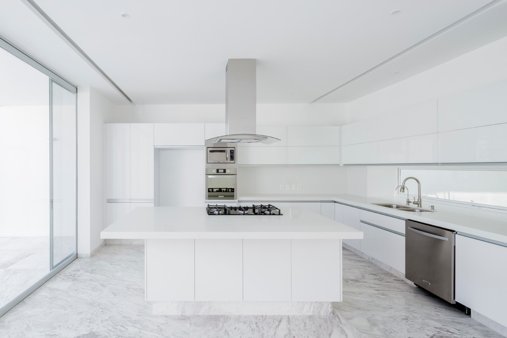 Photo of a contemporary kitchen in Mexico City.