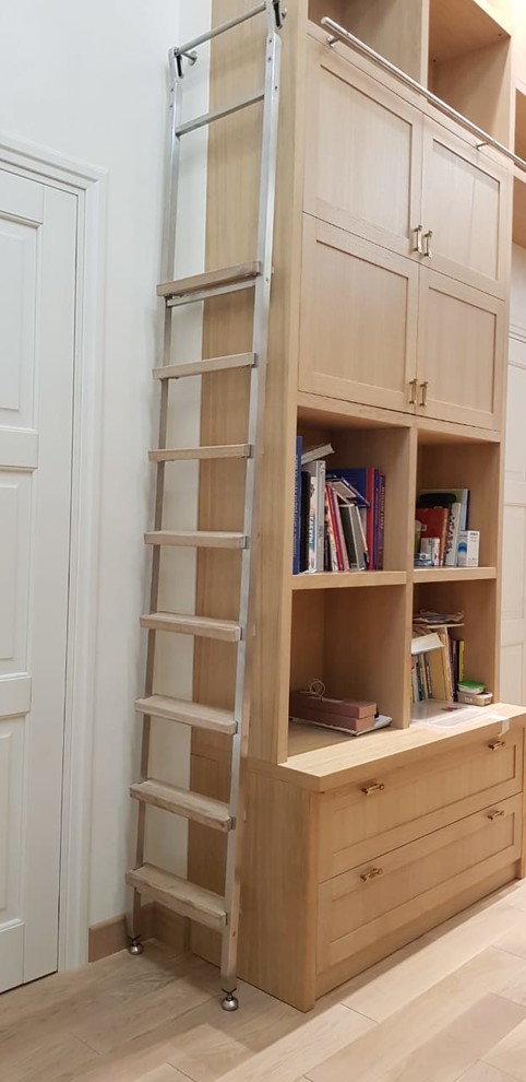 2018 _ ДОМОДЕДОВО - лестница мебельная с крючками - модель step 33