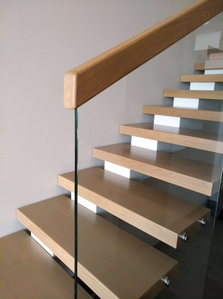 Ограждение со стеклом самонесущим