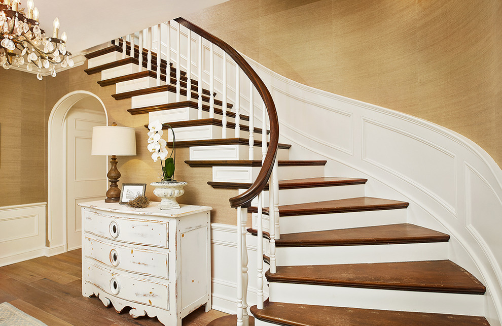 This is an example of a large traditional staircase in Grand Rapids.