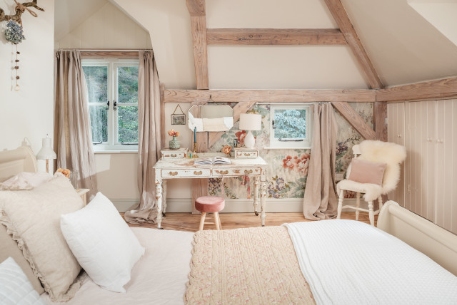 Wildwood Holt rustic-bedroom