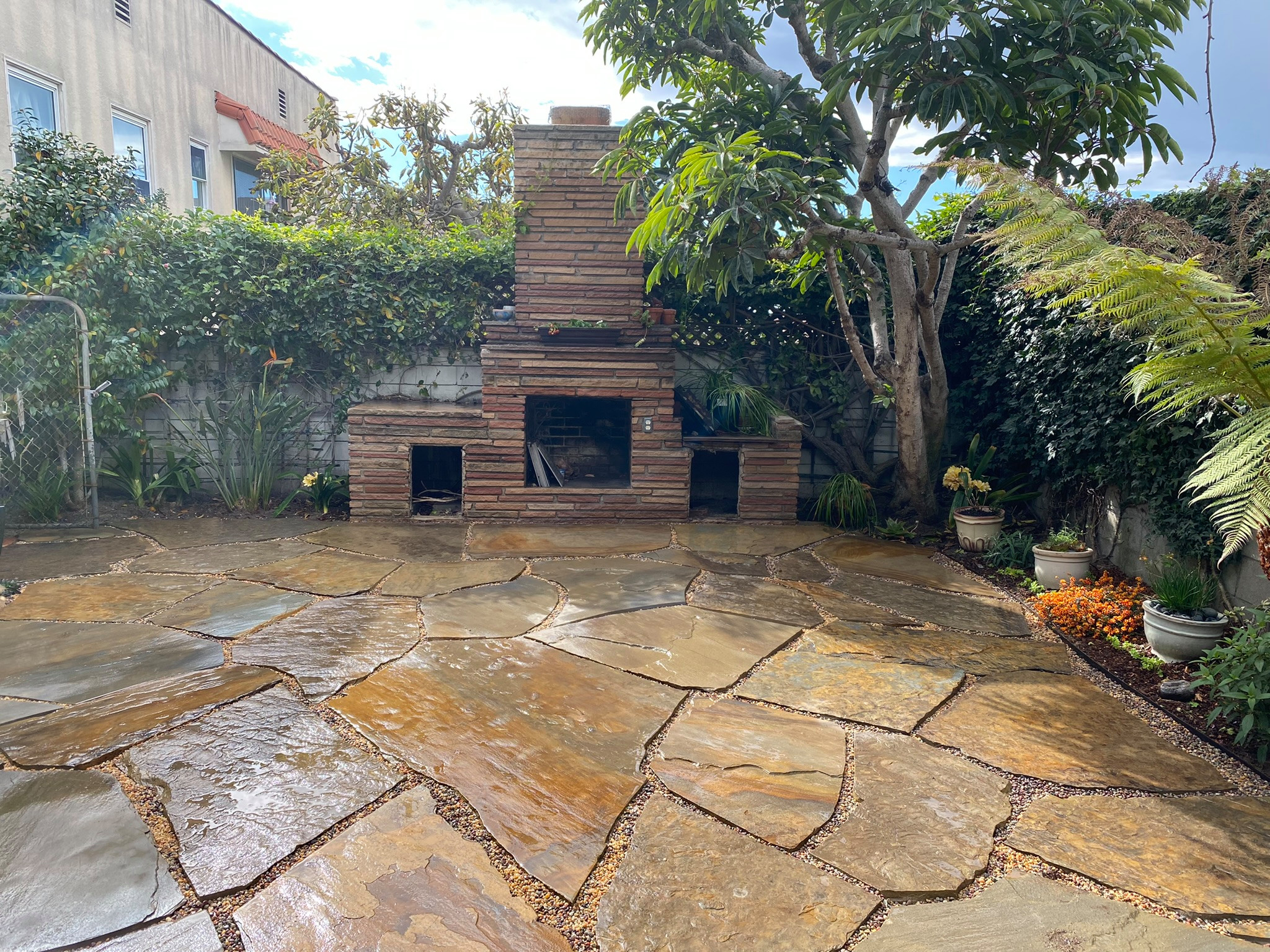 Hermosa Beach: Pollinator Garden