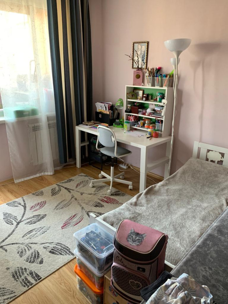 Переделка детской - гостиной в более современное пространство.