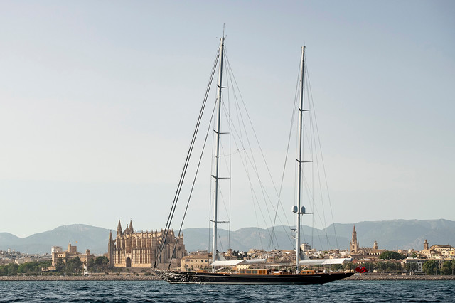 Sailing Yacht Aquarius coastal-exterior