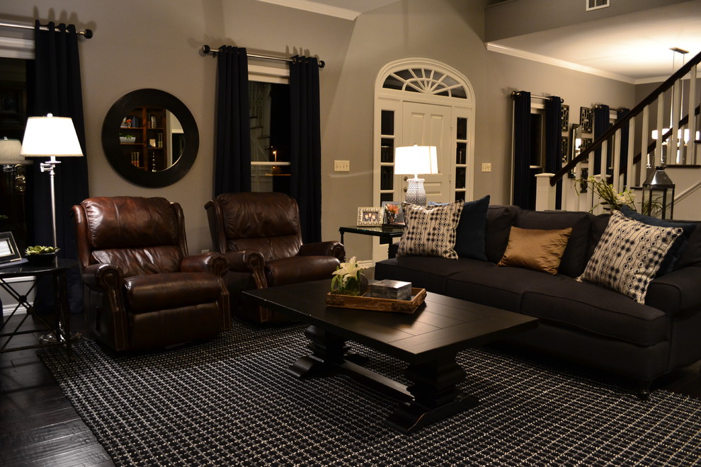This is an example of a transitional living room in Dallas.