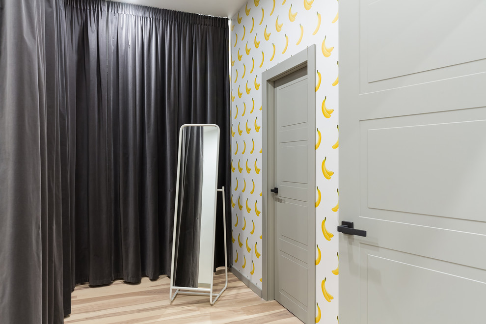 Тропическая медь на Стремянной улице