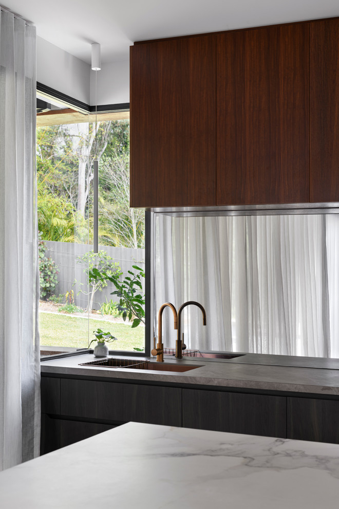 Inspiration for a contemporary kitchen in Brisbane.