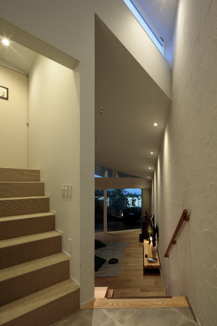 光帯の家 minimalistisch-treppen