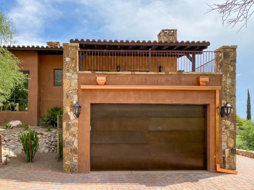 Mountain style home design photo in Phoenix