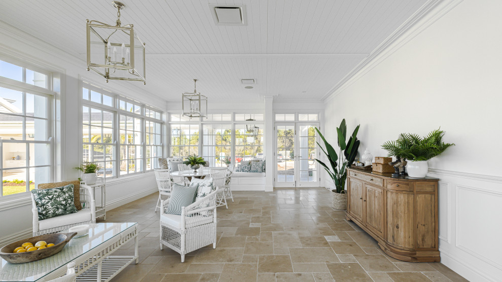Inspiration for a traditional sunroom in Brisbane.