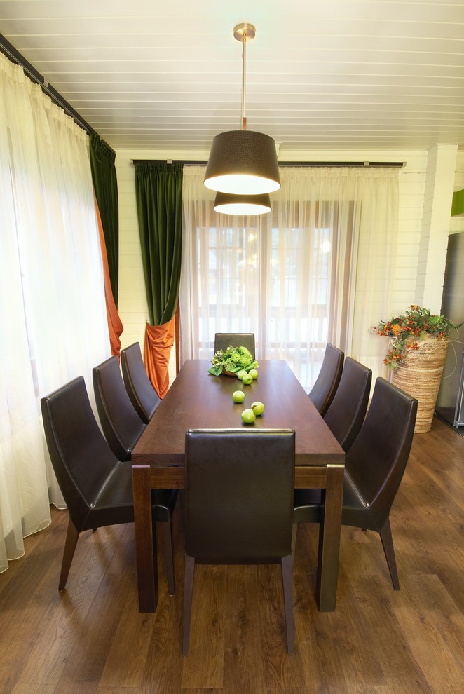 Дом из дерева в современном стиле