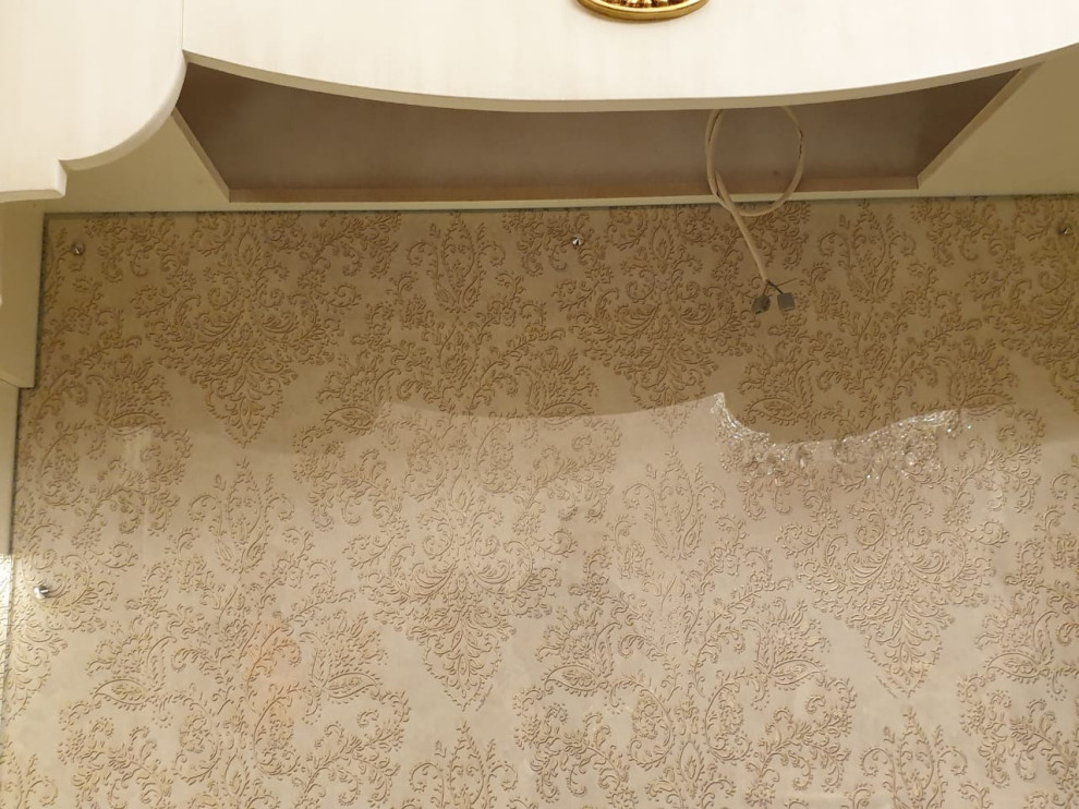 Стеклянный фартук на кухню