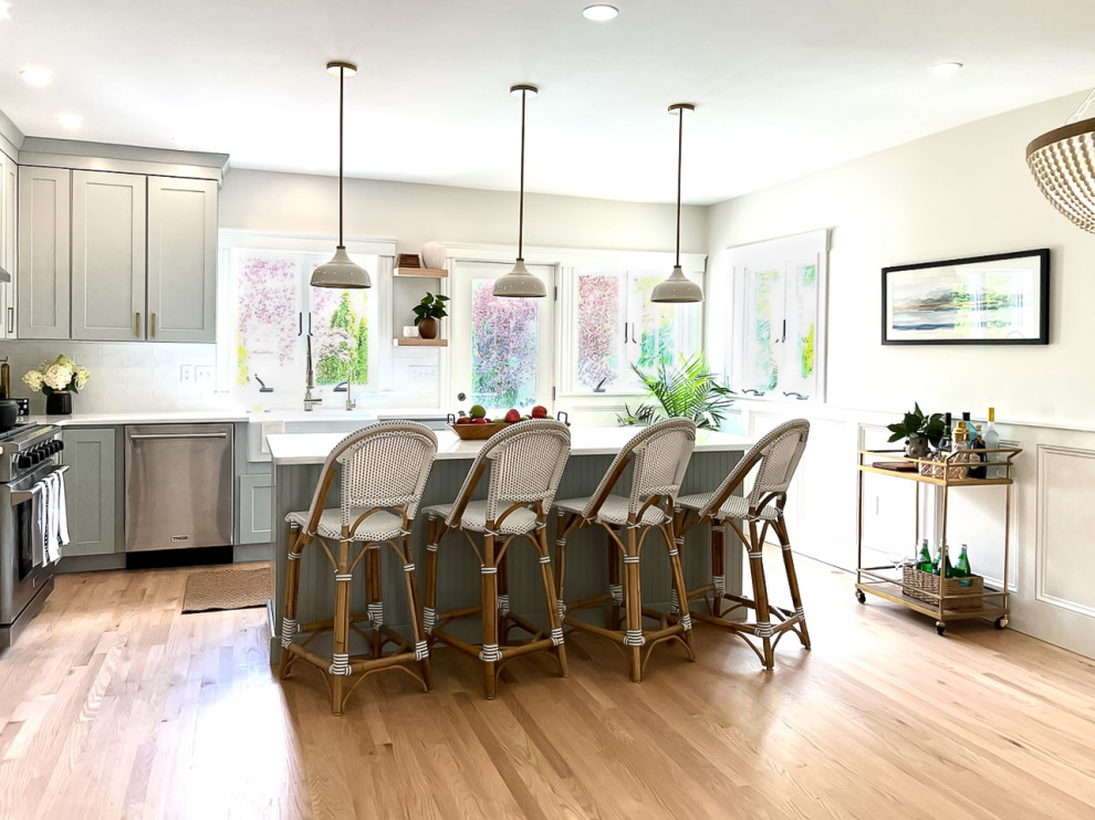Example of a transitional kitchen design in Boston