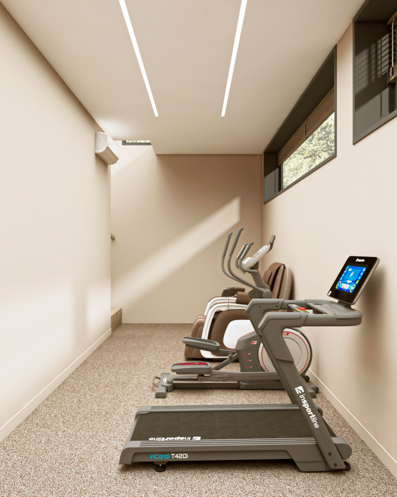 Двухэтажный жилой дом с видом на горы.