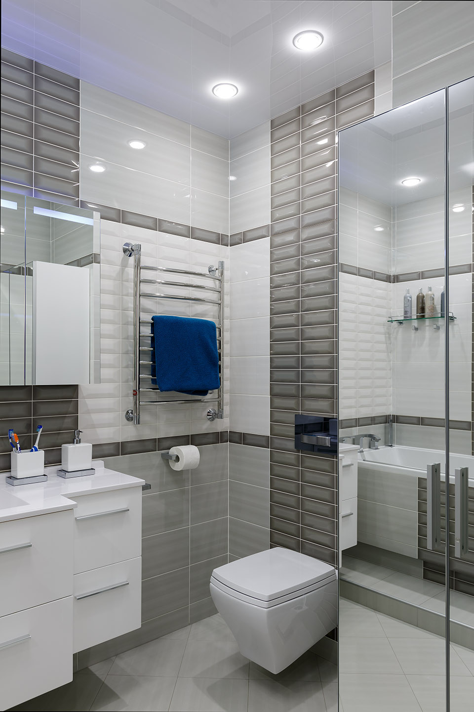 "Вокруг зеркальной колонны"