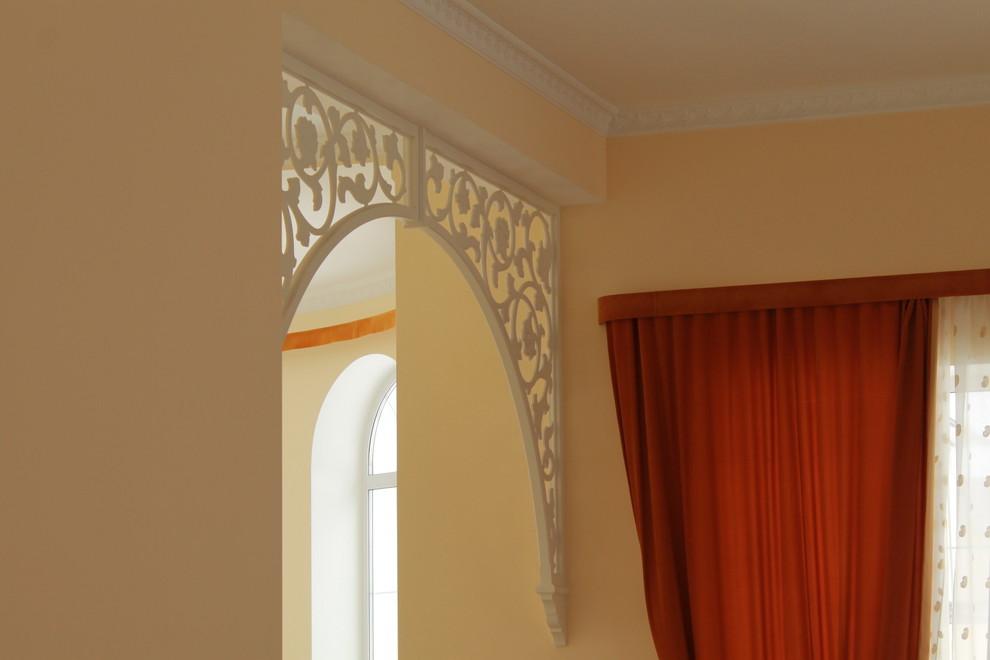 Лестница с классическими ограждениями