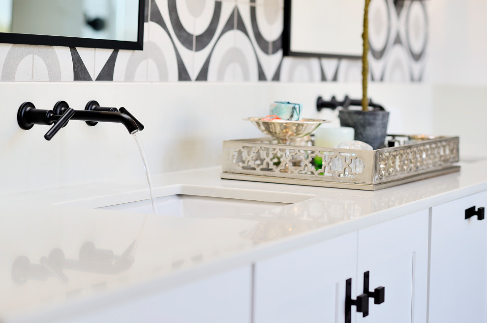 Pegue Custom Home Modern Bathroom Albuquerque by Boss Builders