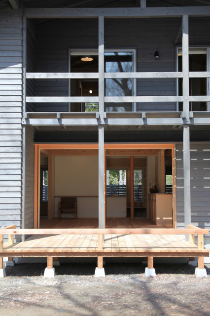 縣の家 moderne-japonais-terrasse-et-patio