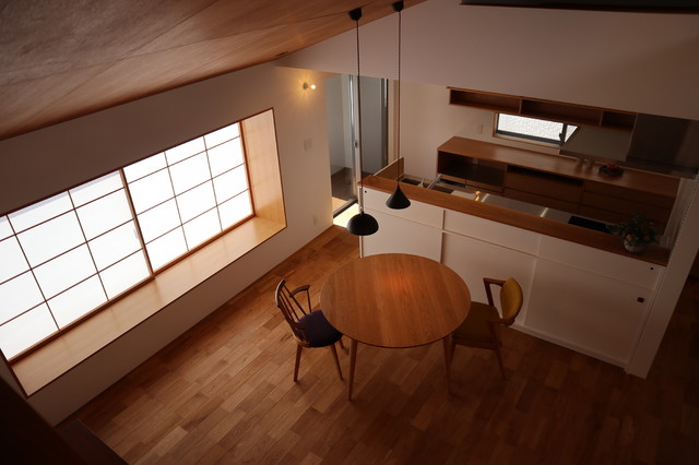 出窓の家 moderne