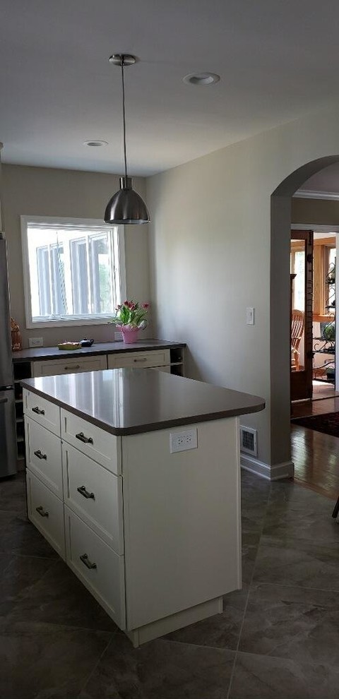 Home design - transitional home design idea in DC Metro