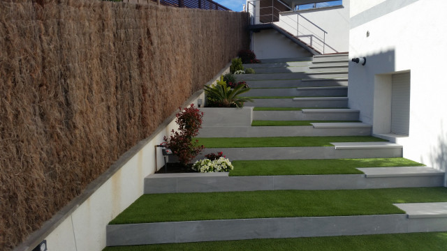 Construcci&oacute;n y reforma de jard&iacute;n minimalistisch-treppen