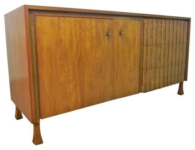 Chairish John Widdicomb Mid Century Walnut Dresser Dressers Houzz John Widdicomb Mid Century Walnut Dresser Midcentury Dressers