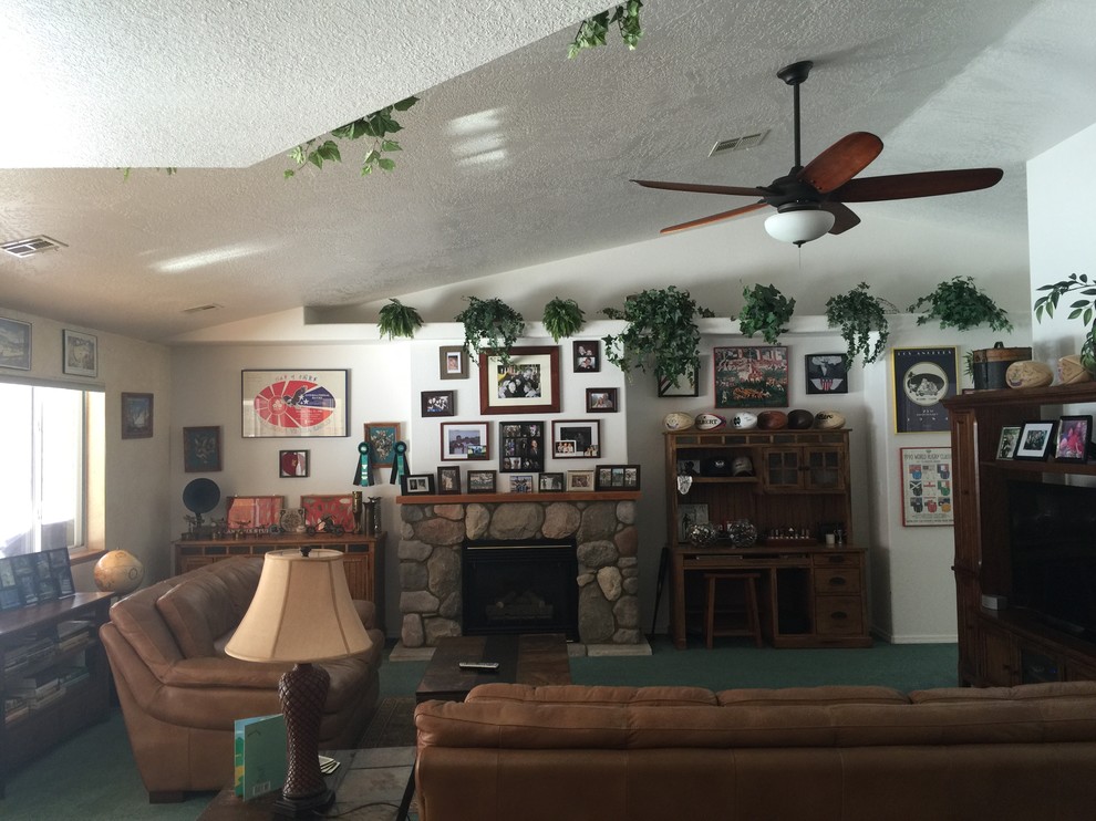 Inspiration for a rustic home design remodel in Albuquerque