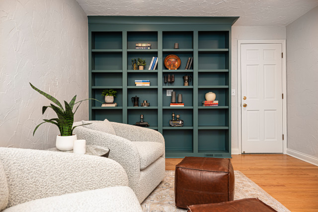 Devonshire Transitional Renovation clasico-renovado-sala-de-estar