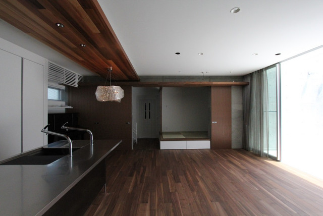 空を切り取る家 moderne-salon