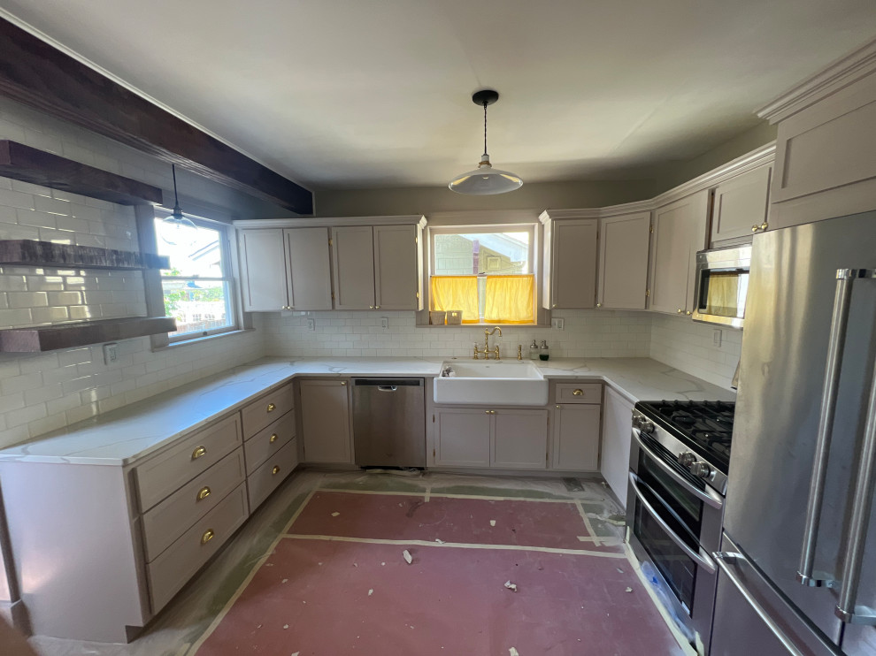 Mountain style kitchen photo in Seattle