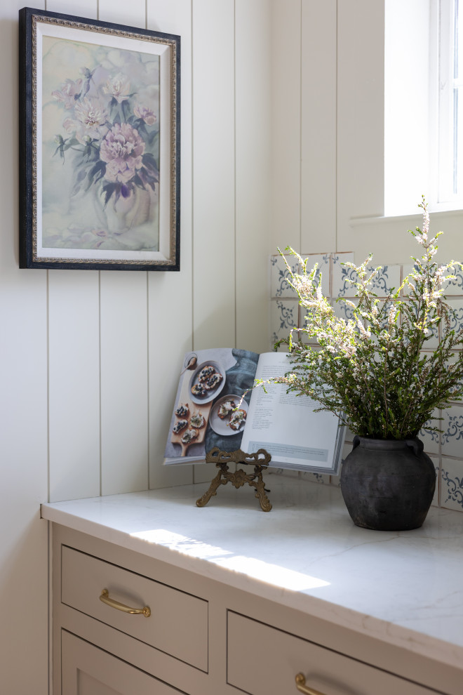 Home design - transitional home design idea in Austin