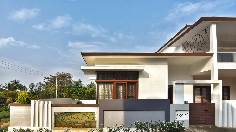 This is an example of a contemporary exterior in Bengaluru.