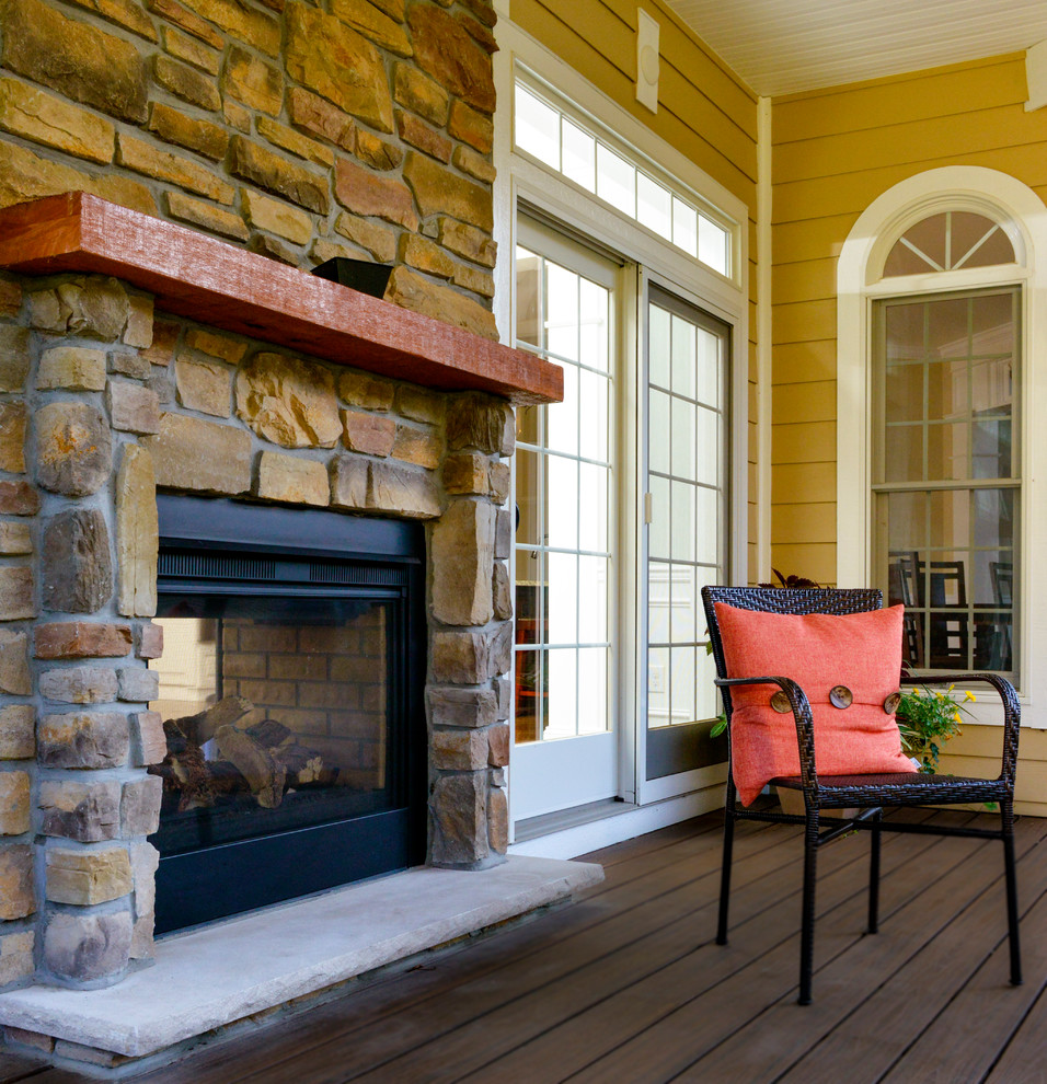 Example of a classic backyard deck design in DC Metro