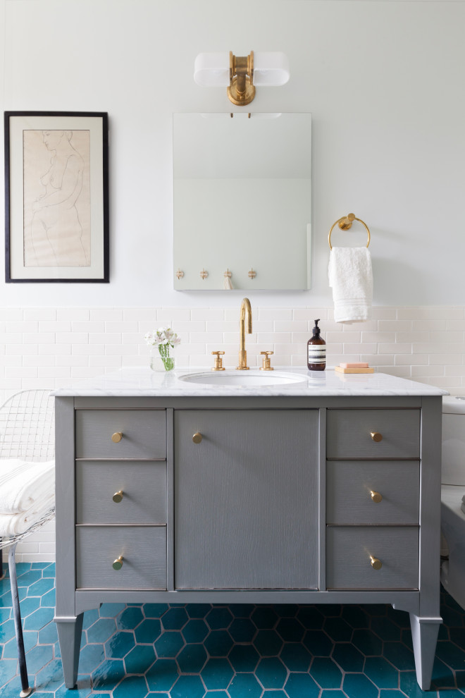 Example of a transitional home design design in New York