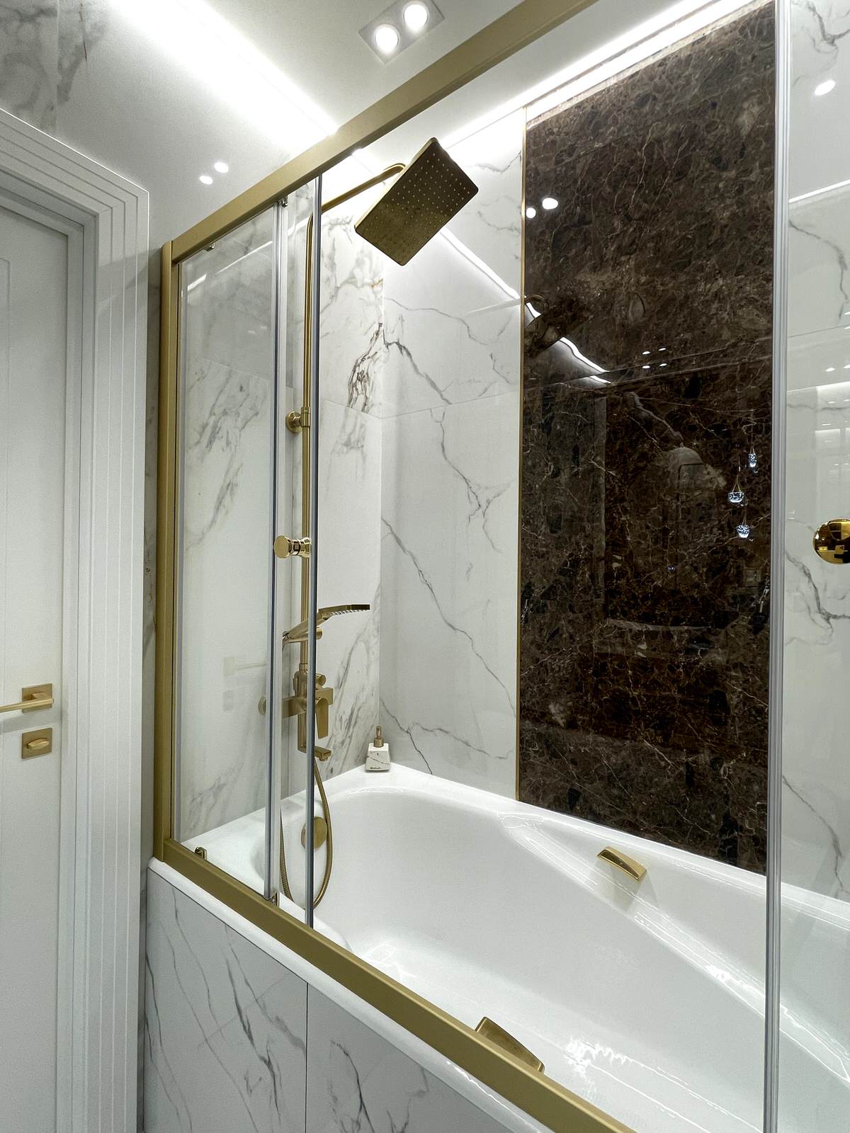 Санузел под мрамор Лабрадор