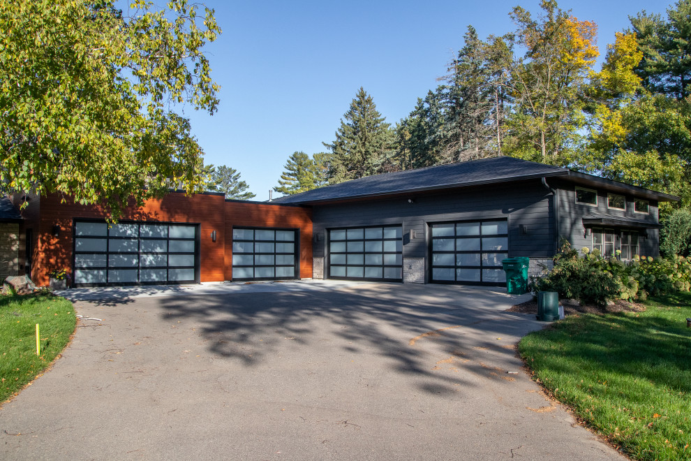 Example of a minimalist garage design in Minneapolis