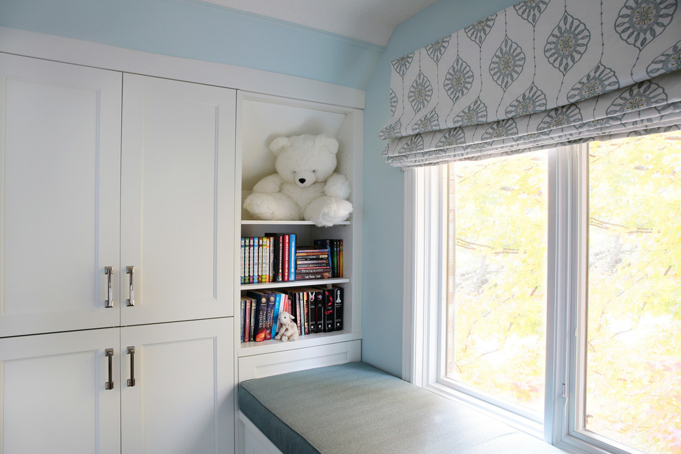 Inspiration for a transitional home design remodel in Toronto