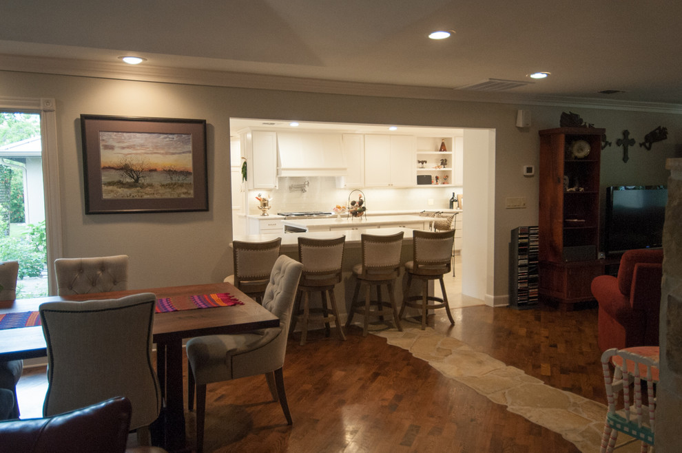 Inspiration for a transitional home design remodel in Austin