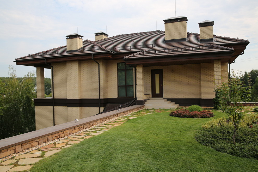 Дом на склоне