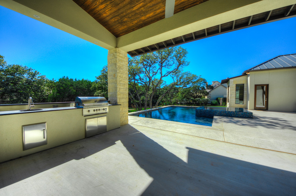 Transitional pool photo in Austin